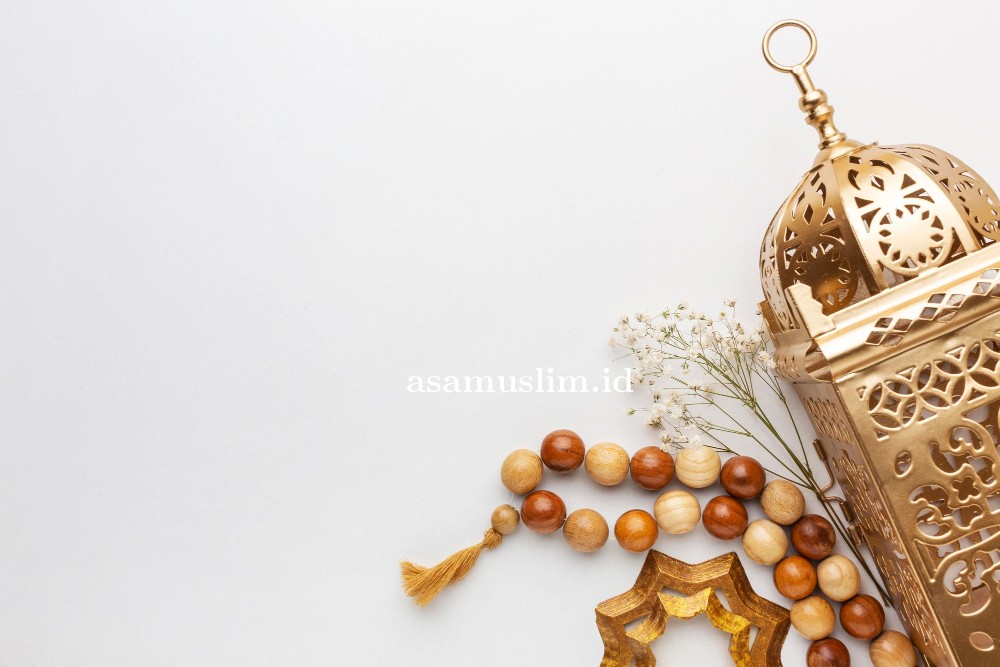islamic-new-year-decoration-with-praying-beads-lantern.jpg